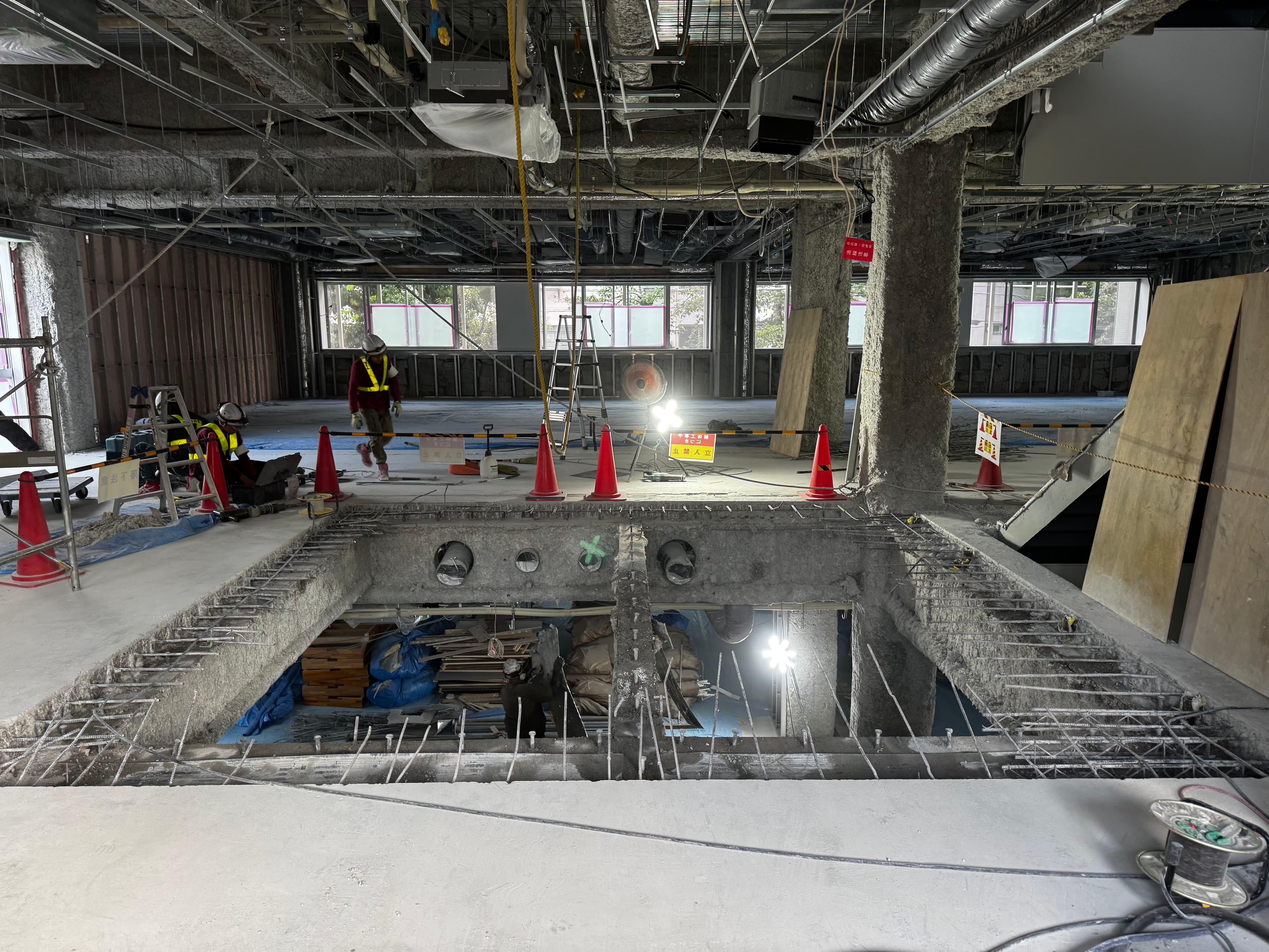 大型施設内装解体